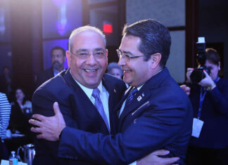 Presidente Hernandez Increpa de nuevo a la Banca por no readecuar la deuda de los hondureños.