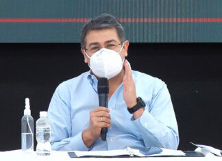 Casa de Gobierno informa que por decisión medica se le ha suministrado oxigeno al Presidente Hernandez por el avance de su cuadro Neumonico.