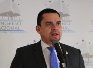 Tomas Zambrano propone que empleados del sector publico y privado laboren 5 horas para reducir riesgos de contagio del coronavirus.