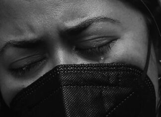 LA IMAGEN QUE RESUME EL DRAMA DE LA MUERTE DEL PERIODISTA DAVID ROMERO.