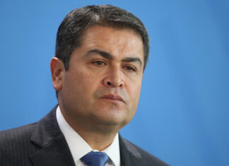 Por enésima vez presidente Hernandez vuelve a pedir a los bancos que sean solidarios con los pequeños empresarios.