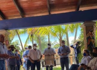 Tito Asfura se reune con alcaldes del departamento de La Paz.