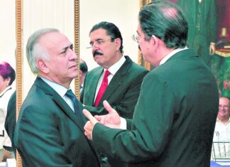 Libre abraza el poder y conspira en contra de la democracia.