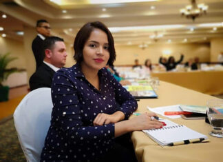 Olivia Zuniga denuncia que la Secretaria de la mujer en Libre «Socializa» la política feminista con personas que asesoran a «machos violentos».