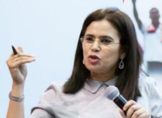 Rixi Moncada anuncia que el próximo lunes firmara la resolución para inscribir a tres partidos políticos.