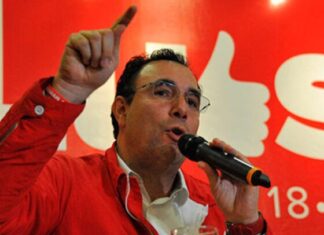 La no inscripción de Yani Rosenthal es el principal tema de campaña de Luis Zelaya.