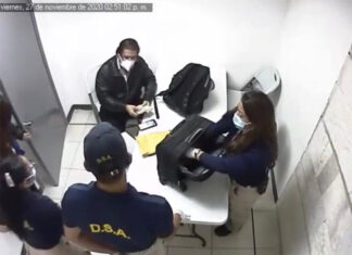 Manuel Zelaya principal sospechoso en el caso de los 18 mil dólares decomisados en Toncontin.