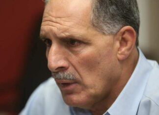 Tito Asfura se defendera en libertad pero juez le prohibe salir del país