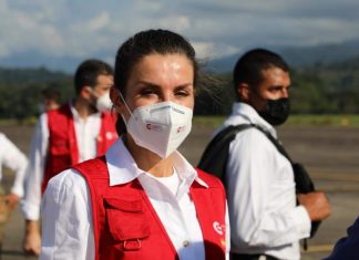 Con ayuda humanitaria llega al país Reina Letizia de España.