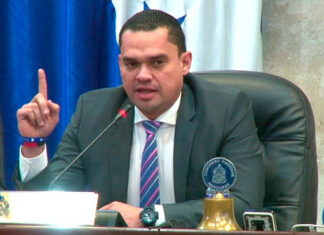 Escándalo,Tomas Zambrano denuncia que más de 3 millones de hondureños están inhabilitados por el RNP para votar en las elecciones primarias.