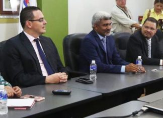 Sigue el melodrama del tripartidismo en el CNE.