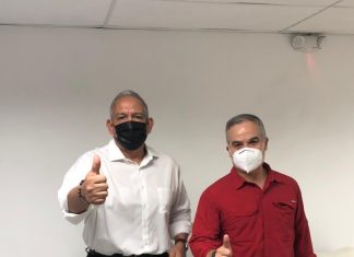 Mario Noe Villafranca se pone a la orden de Yani Rosenthal.