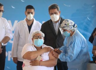 Vacunas contra el Covid 19 un tema a político en Honduras.