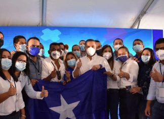 David Chavez asume la presidencia del Comite Central del Partido Nacional.