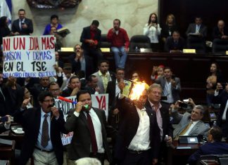 Ningún Diputado de la Oposición ha devuelto los cuestionados «Viáticos»