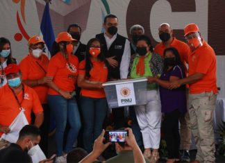 Con Doris Gutiérrez bailando PINU- SD presenta planillas lo mismo hace la DC al CNE.