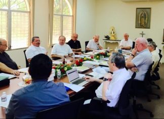 Que agenda promueve la iglesia católica con sus ataques virulentos contra la clase política en un año electoral?