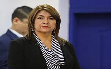 Juez cita para el 20 de agosto a exministra Alba Consuelo Flores por caso de hospitales móviles