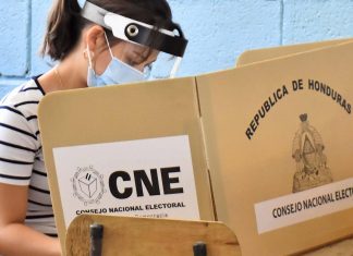 Con mil millones de lempiras y compras directas se va salvar la democracia en Honduras.