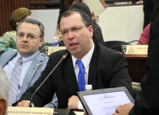 Rixi Moncada quiere manipular y controlar el CNE como hacienda particular: Reynaldo Ecónomo