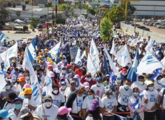 Nacionalistas en marcha en la Capital gritan: No al aborto si a la vida,progreso y paz en Honduras.