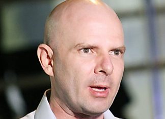 «Narcos y Corruptos están ofreciendo dinero para que los diputados no voten por Luis Redondo». Pedro Barquero