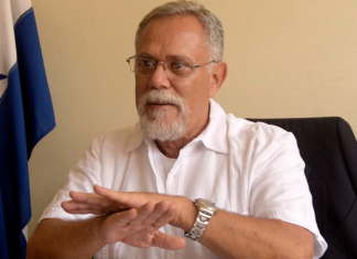 Roberto Paiz a Manuel Zelaya:» Cínicos y traicioneros, nos están robando Diputados»