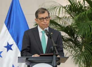 El poder Legislativo esta donde esten los diputados propietarios con su junta directiva en propiedad por ellos electa:Carlos Lopez Cotreras