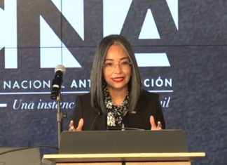 Gabriela Castellanos: «Cuando un gobierno condena con una mano a la corrupción y con la otra firma cartas de libertad, ese gobierno está condenado al fracaso moral y administrativo»
