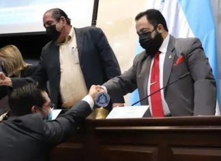 Congreso de Luis Redondo sigue siendo ilegal.