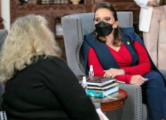 Encargada de negocios de EEUU aborda con la presidenta Castro temas relacionados con la corrupción,migracion irregular y la situacion de Ucrania