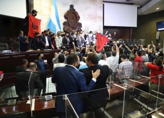 Beatriz Valle a Luis Redondo, «Sos un Presidente de facto».