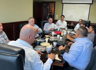 Alcaldes nacionalistas se reunen con la comision de notables del PN