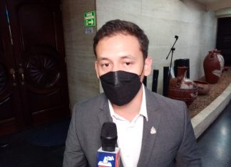Diputado nacionalista donara todo su sueldo a favor de becas escolares y universitarias a favor de estudiantes sin recursos.