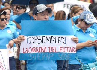 Sin empleo más de tres millones de hondureños.