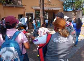 Salarios y plazas demandan empleados de Salud