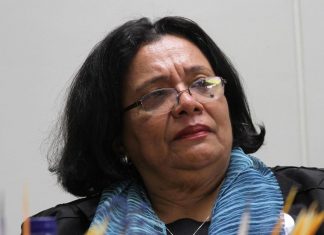 Julieta Castellanos le envía carta a la Presidente Xiomara Castro advirtiéndole que reintegro de policías es un irrespeto a las víctimas.