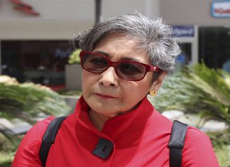 Maribel Espinoza tiene lista una iniciativa para solicitar juicio político en contra del pleno de la Corte Suprema.