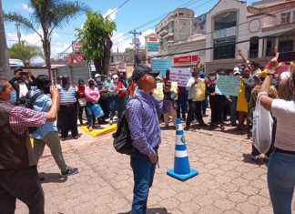 2,000 ex policías depurados exigen reintegro