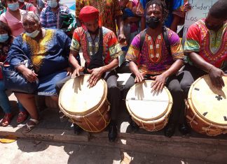 Con tambores y Punta, garífunas exigen Secretaría de Pueblos Originarios