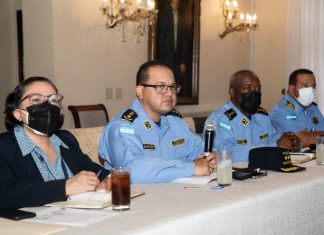Ex policías depurados suspenden tomas