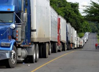 Implacables trancazos a cumbustibles ponen a pelear a transportistas y al IHTT