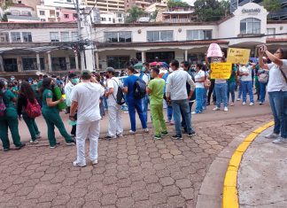 Médicos internos piden a Ministro de Salud dejar la «arrogancia y sentarse a dialogar»