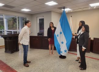 CAH juramenta nuevos miembros en Roatan