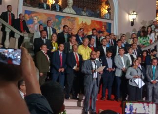 Previo a elección de la CSJ: Mel Zelaya se reune con bancada de LIBRE