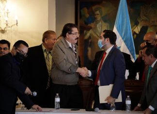 Diputados de Libre protagonizan una parodia de mal gusto, sobre la supuesta nueva bancada.