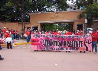 303 maestros suspendidos exigen ser indemnizados