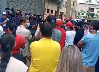 Nasralla sale en polvorosa de la CONAPID abucheado y humillado por colectivos de Libre que lo acusan de traidor