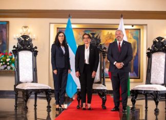 Xiomara Castro recibe cartas credenciales de embajadoras de Bulgaria y Taiwán