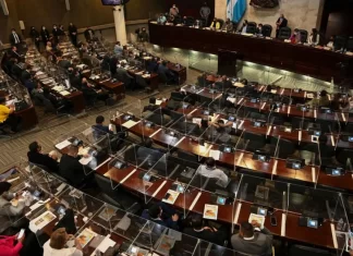 Por rebrote de COVID entre diputados y personal administrativo Congreso suspende sesiones de este jueves.